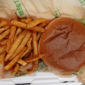 Can't believe it's not meat - Pop's Big Fish Sandwich - American Near Me - Chicago, Illinois Can't believe it's not meat - Pop's Big Fish Sandwich - American Near Me - Chicago, Illinois