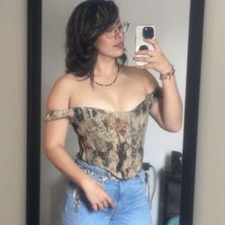 Upland Haircut & Salon - My highlights had grown out for 6 months, this was the result! Lots of dark natural hair showing! This was just b4 the retouch