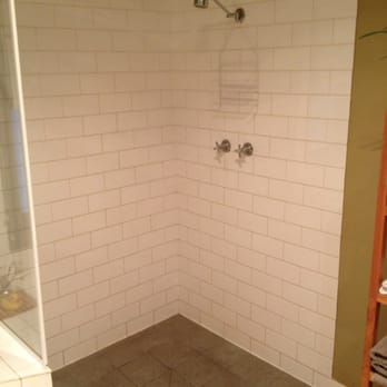 Clonmara - Shower - Hotels Near Me - Port Fairy, VIC