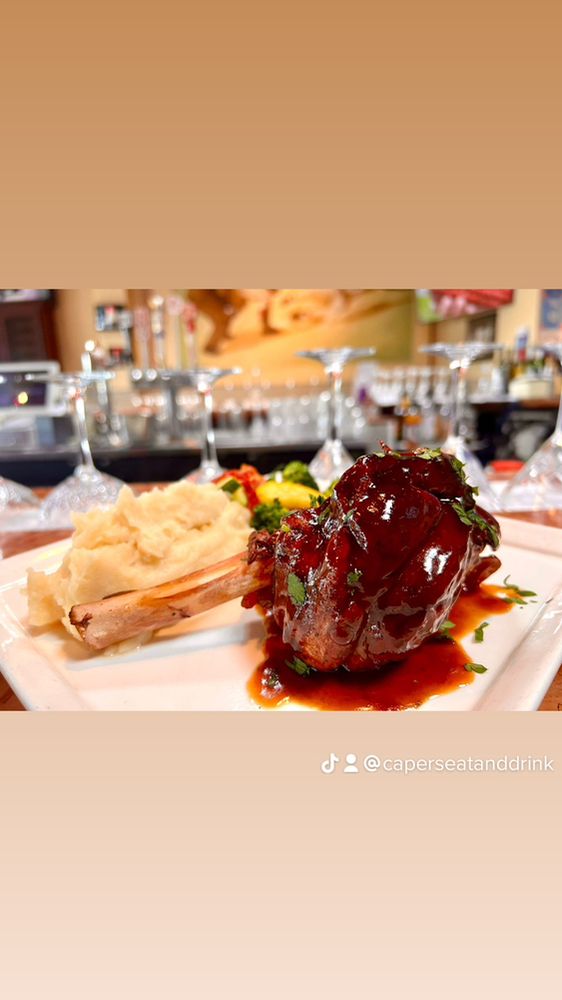 CAPERS EAT & DRINK 618 Photos & 660 Reviews 1710 W Campbell Ave