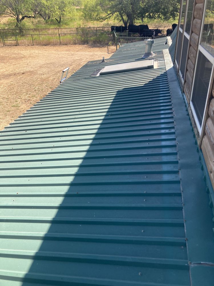 Slide of Hunt Roofing & Contracting