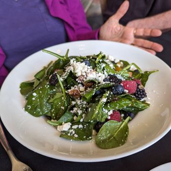 Vivilore - Spinach salad - American Near Me - Independence, Missouri