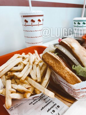 In-N-Out Burger by null