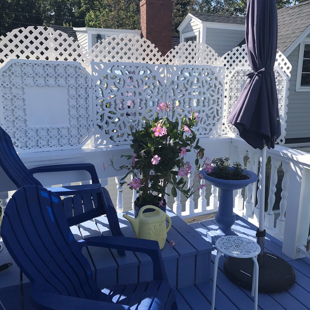 A Lady Winette Cottage - Upstairs porch off bedroom - Bed & Breakfast Near Me - Marblehead, Massachusetts