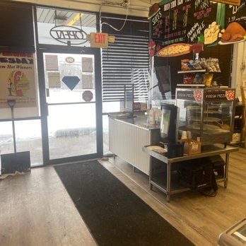 Kingston Pizza North Point - This is the front counter very inviting and clean. - Pizza Near Me - Narragansett, Rhode Island