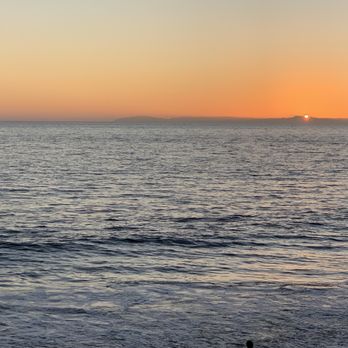 Splashes Restaurant - Beautiful sunset - New American Near Me - Laguna Beach, California Splashes Restaurant - Beautiful sunset - New American Near Me - Laguna Beach, California