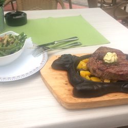 Duga - Steak (300g Filet) mit Bohnen