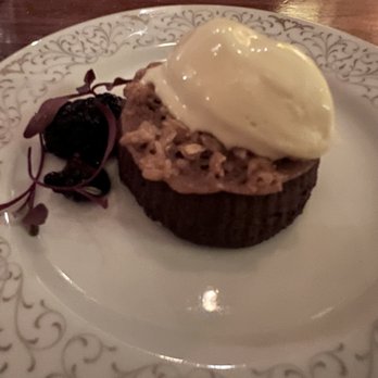 Mabel Gray - Chocolate pudding cake with vanilla custard - New American Near Me - Hazel Park, Michigan Mabel Gray - Chocolate pudding cake with vanilla custard - New American Near Me - Hazel Park, Michigan
