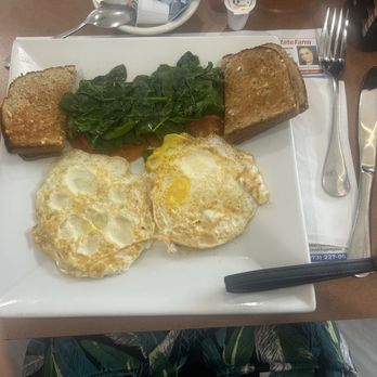 Fair Lawn Diner - Eggs with tomato and spinach and multiple grain toast - Diners Near Me - Fair Lawn, New Jersey Fair Lawn Diner - Eggs with tomato and spinach and multiple grain toast - Diners Near Me - Fair Lawn, New Jersey