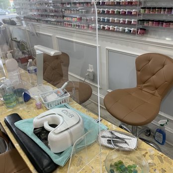 Ivy Nails - Plexiglass shield at pedicure & manicure stations - Nail Salons Near Me - Alexandria, Virginia Ivy Nails - Plexiglass shield at pedicure & manicure stations - Nail Salons Near Me - Alexandria, Virginia