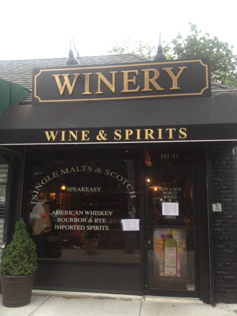 Winery Wine & Spirits Logo