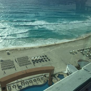 Beach Palace Cancun - The beach from sky bar - Resorts Near Me - Cancún, ROO