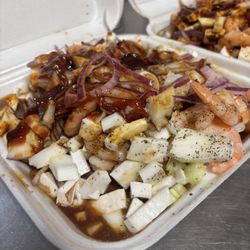 Tacos y mariscos Mendoza  - Deliciosa campechana con coco