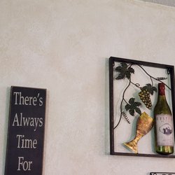 Angelita Vineyard & Winery - Decor