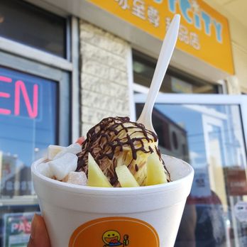 Frostcity - Mango & chocolate - Desserts Near Me - Honolulu, Hawaii