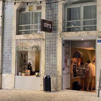 Copenhagen Coffee Lab & Bakery - Coffee & Tea Near Me - Lisbon, 11