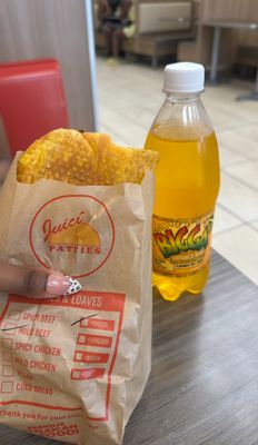 Juici Patties by null