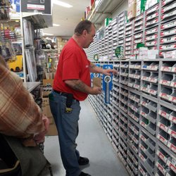 Phil's Hardware - Great assistance from this guy!