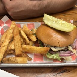 Classic Brew House Burger Classic Brew House Burger