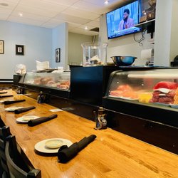 Yoko's - Large L shaped sushi bar only open 4 - 9:30pm
