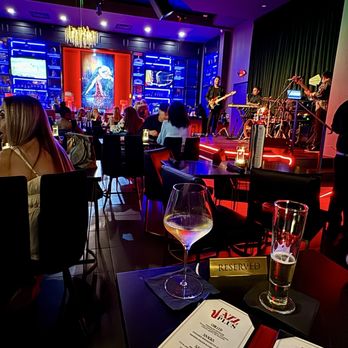 Lizzy's Live - Inside - Music Venues Near Me - Orlando, Florida