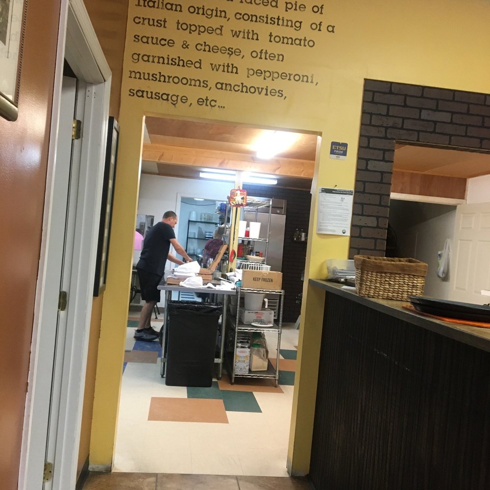 Nino's Pizzeria & Eatery - Pizza Near Me - Sevierville, Tennessee Nino's Pizzeria & Eatery - Pizza Near Me - Sevierville, Tennessee