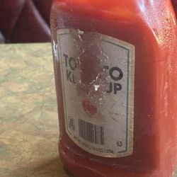 Angelo's & Riccardo's - Worn out ketchup bottle? Sketchy...