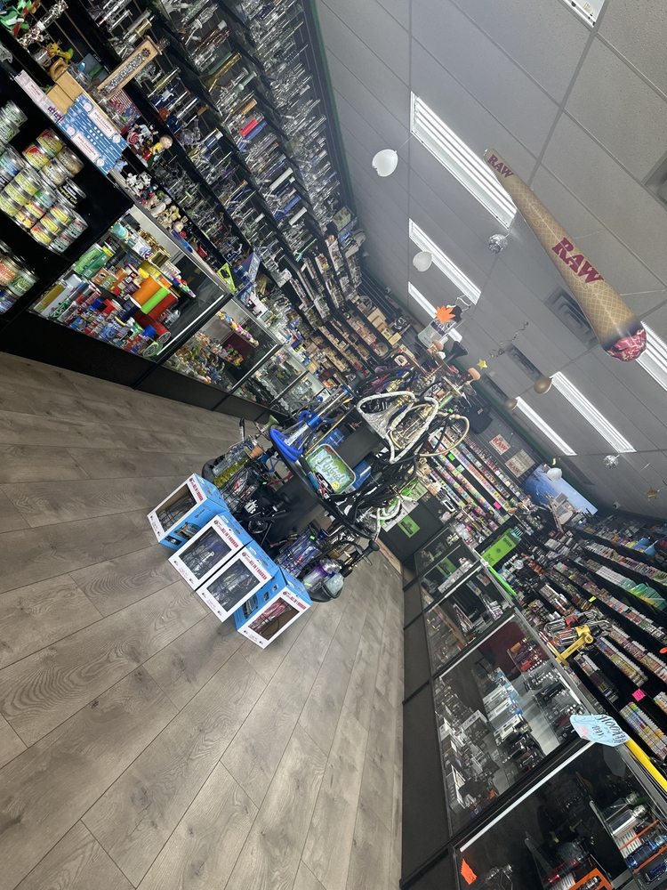 SMOKE R US DOTHAN 10 Photos 2767 Montgomery Hwy, Dothan, Alabama