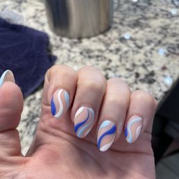 Short almond with design Short almond with design