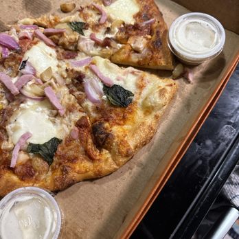 Blaze Pizza - Salad Near Me - Lansing, Michigan Blaze Pizza - Salad Near Me - Lansing, Michigan
