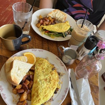 Butterfields Cafe - Omelets and Coffee - Cafes Near Me - Deposit, New York