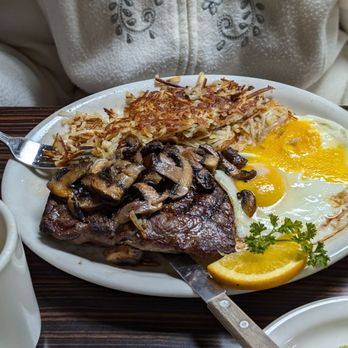 BG's Cafe - Steag and eggs - Breakfast & Brunch Near Me - Oxnard, California