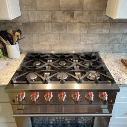 Novak & Parker - New stove an excellent condition!