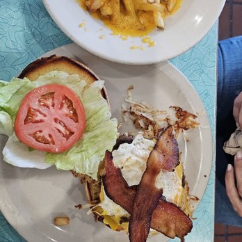 Dots Diner - Williams Blvd. - Breakfast burger - Diners Near Me - Kenner, Louisiana Dots Diner - Williams Blvd. - Breakfast burger - Diners Near Me - Kenner, Louisiana