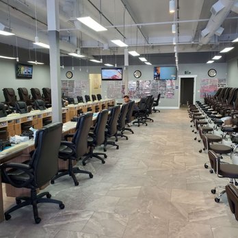 Stone Nails - All that space!!! Manicure stations that aren't crowded. - Nail Salons Near Me - Sacramento, California Stone Nails - All that space!!! Manicure stations that aren't crowded. - Nail Salons Near Me - Sacramento, California