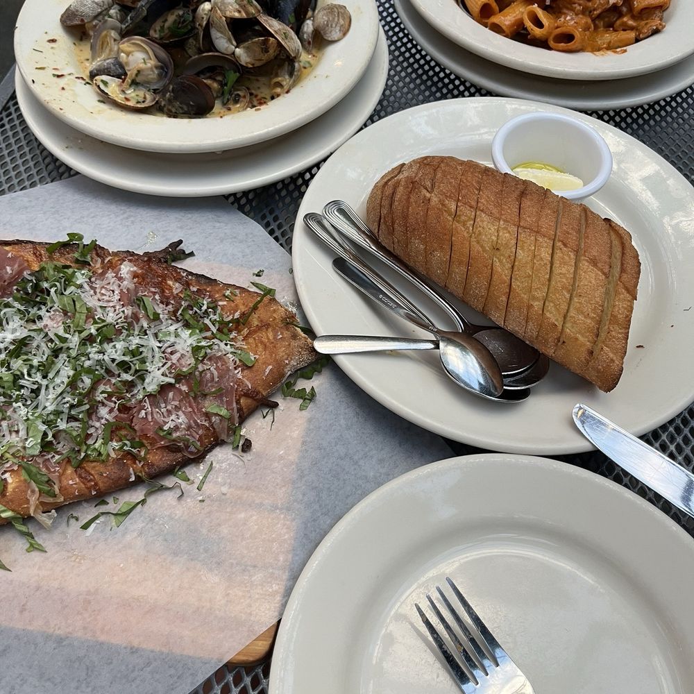 Five Restaurant Bistro - Mussels & Clams, Prosciutto Flatbread sub Basil, House Bread & Butter, Rigatoni - Seafood Near Me - Edmonds, Washington