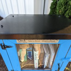 Community Center Little Library - Community Center Little Library, 404 Sound Road, Holly Ridge
