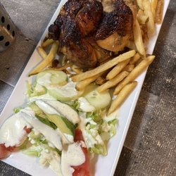 La Polleria - Combo 1 (1/4 Rotisserie and 2 sides)