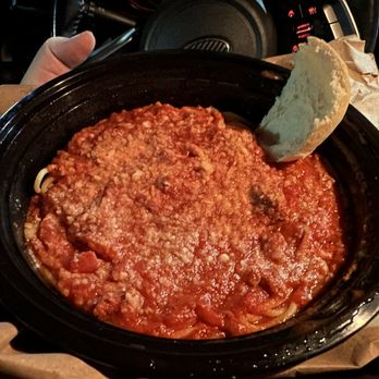 Mama Mia Pizzaria - Spaghetti with meat sauce and roll. - Italian Near Me - Fresno, California Mama Mia Pizzaria - Spaghetti with meat sauce and roll. - Italian Near Me - Fresno, California