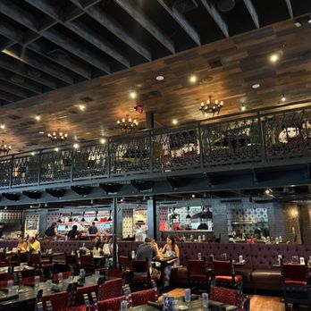 Voodoo Bayou - Ambiance, indoor seating - Whiskey Bars Near Me - Palm Beach Gardens, Florida