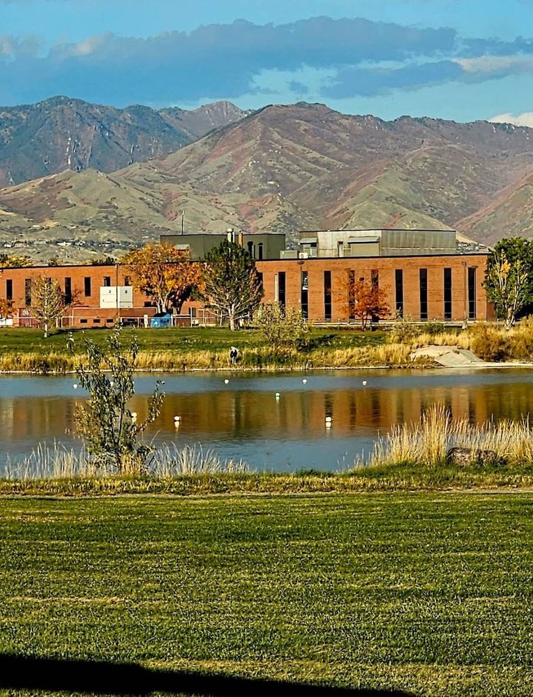 DECKER LAKE PARK Updated October 2024 10 Photos 1936 Decker Ln