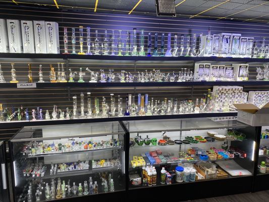 252 Tobacco Shop, 3010 E 10th St, Greenville, NC 27858, US