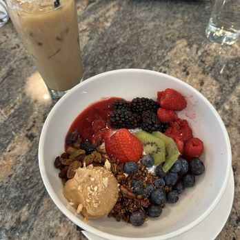 RIZE - Chia Seed Pudding Bowl  Iced Latte - Breakfast & Brunch Near Me - Fishers, Indiana
