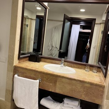 Meliá Caribe Tropical - Bathroom - Hotels Near Me - Punta Cana, UM