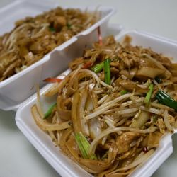 Frères - Pad Sew w/ chicken