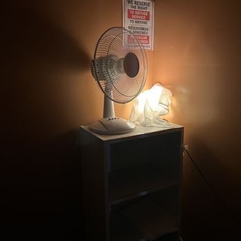 Dream Foot Spa - Table fan that was on and the table lamp that I was scared would catch fire if the lamp hot hot enough - Reflexology Near Me - Torrance, California Dream Foot Spa - Table fan that was on and the table lamp that I was scared would catch fire if the lamp hot hot enough - Reflexology Near Me - Torrance, California