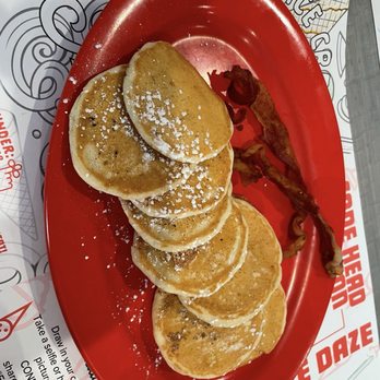 Friendly's - Kids silver dollar pancakes with crispy bacon - American Near Me - Myrtle Beach, South Carolina