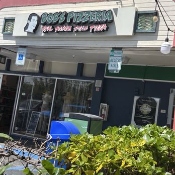 Bob's Pizzeria - Pizza Near Me - Kailua, Hawaii Bob's Pizzeria - Pizza Near Me - Kailua, Hawaii