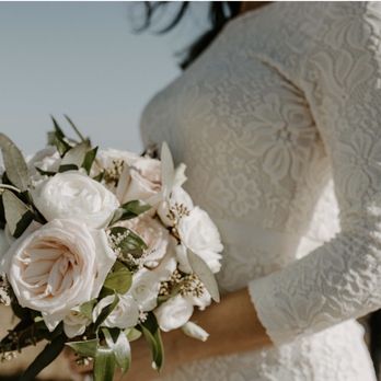 Belle Fiori - Bouquet - Florists Near Me - Milwaukee, Wisconsin Belle Fiori - Bouquet - Florists Near Me - Milwaukee, Wisconsin
