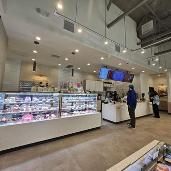 Tous Les Jours - Bakeries Near Me - Stevenson Ranch, California